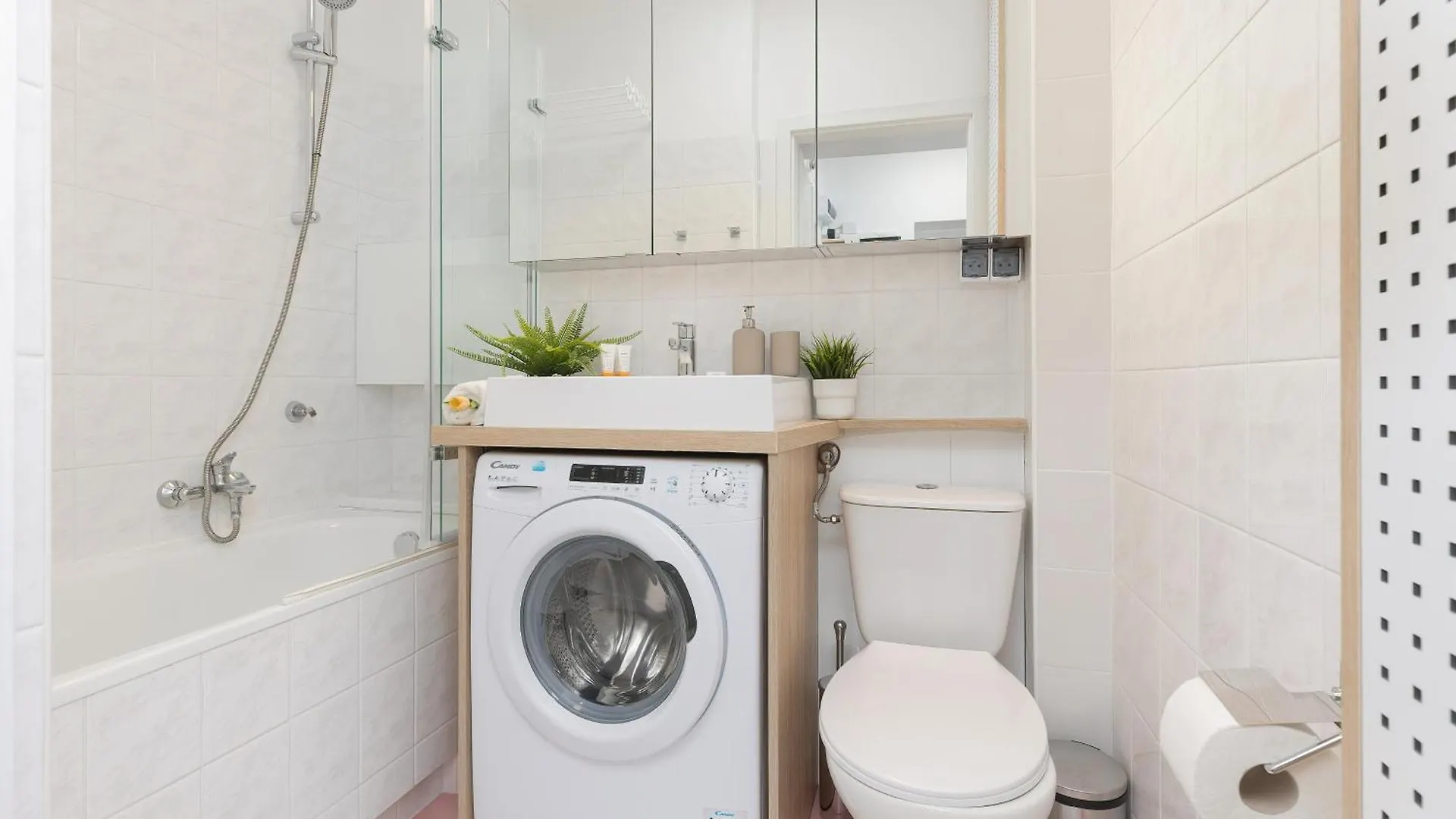 Bright Apartment Warsaw Srodmiescie By Noclegi Renters