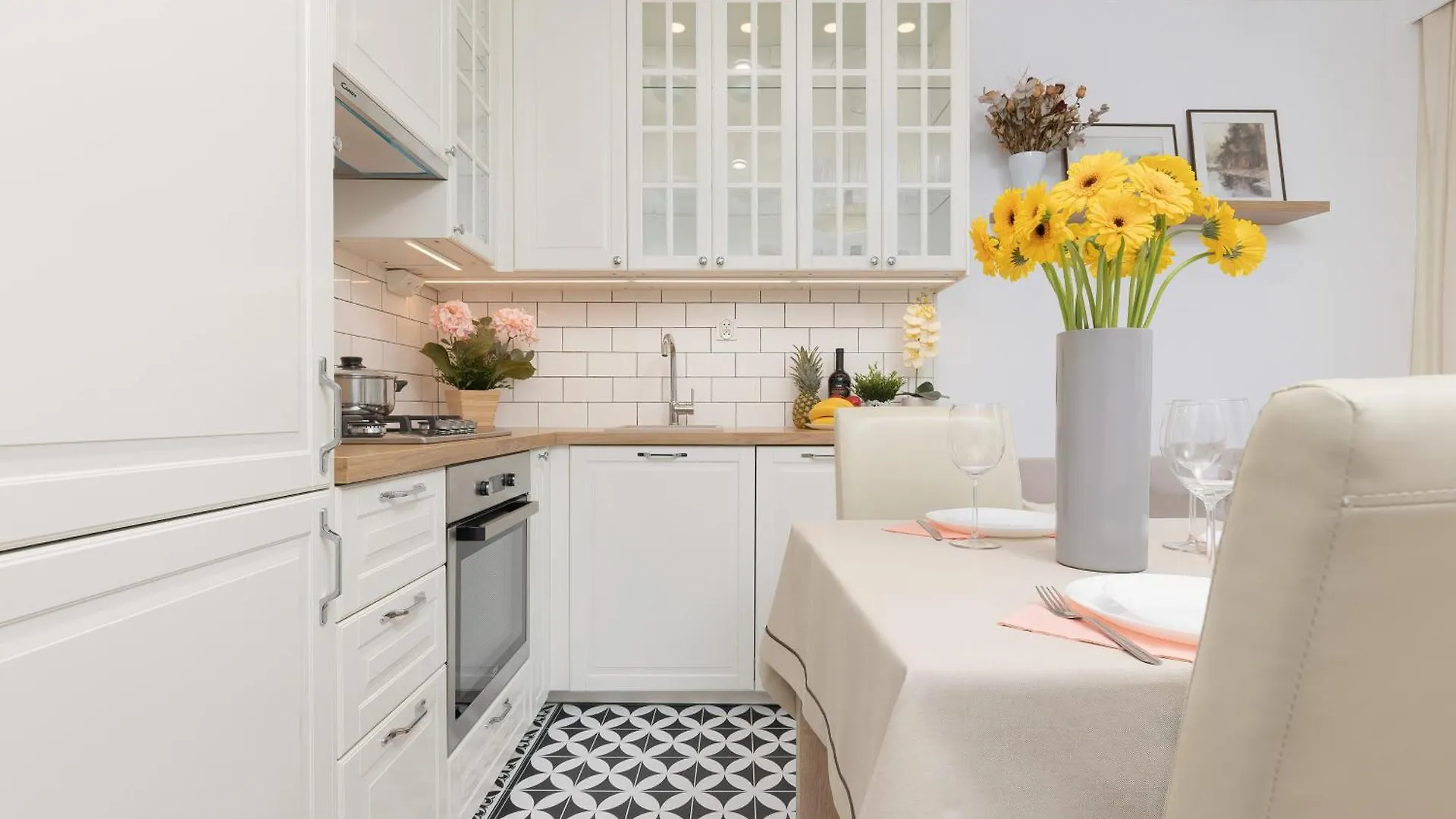 Bright Apartment Warsaw Srodmiescie By Noclegi Renters