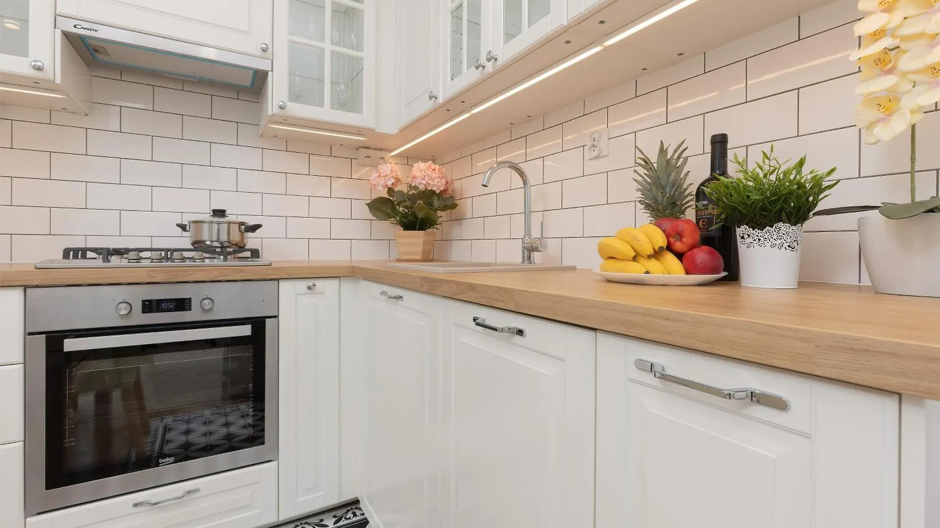 Bright Apartment Warsaw Srodmiescie By Noclegi Renters
